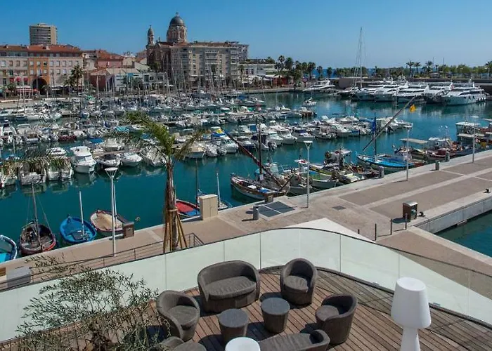 F2 Balcon A 1minute De La Apartman Saint-Raphaël